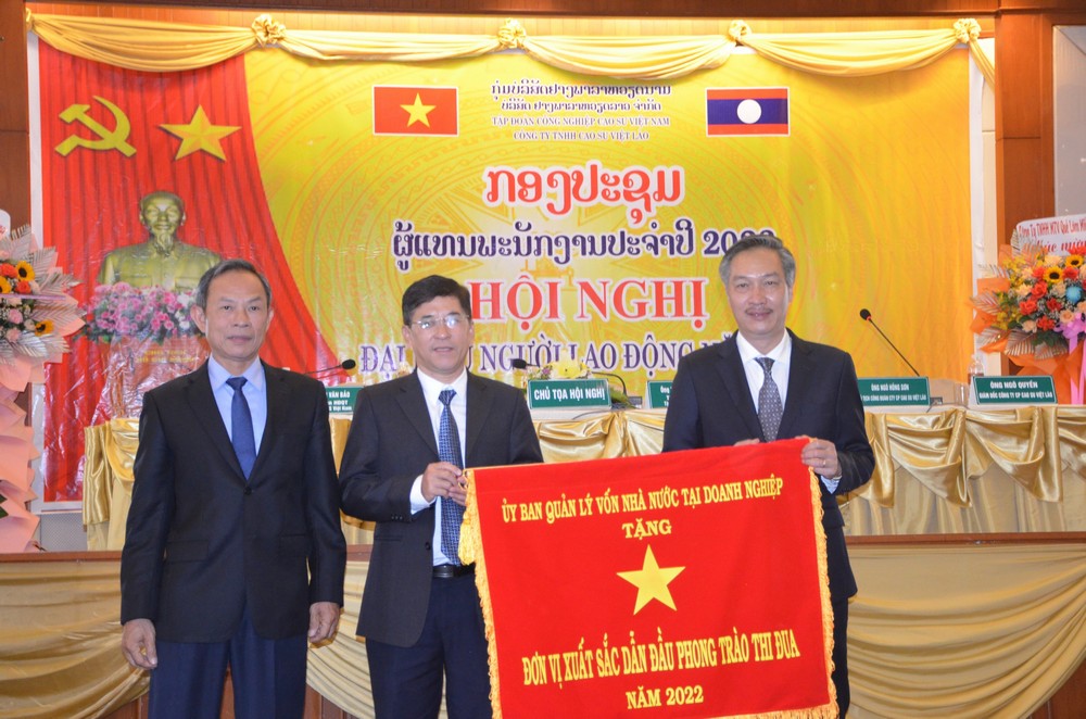 hình ảnh cao su việt lào